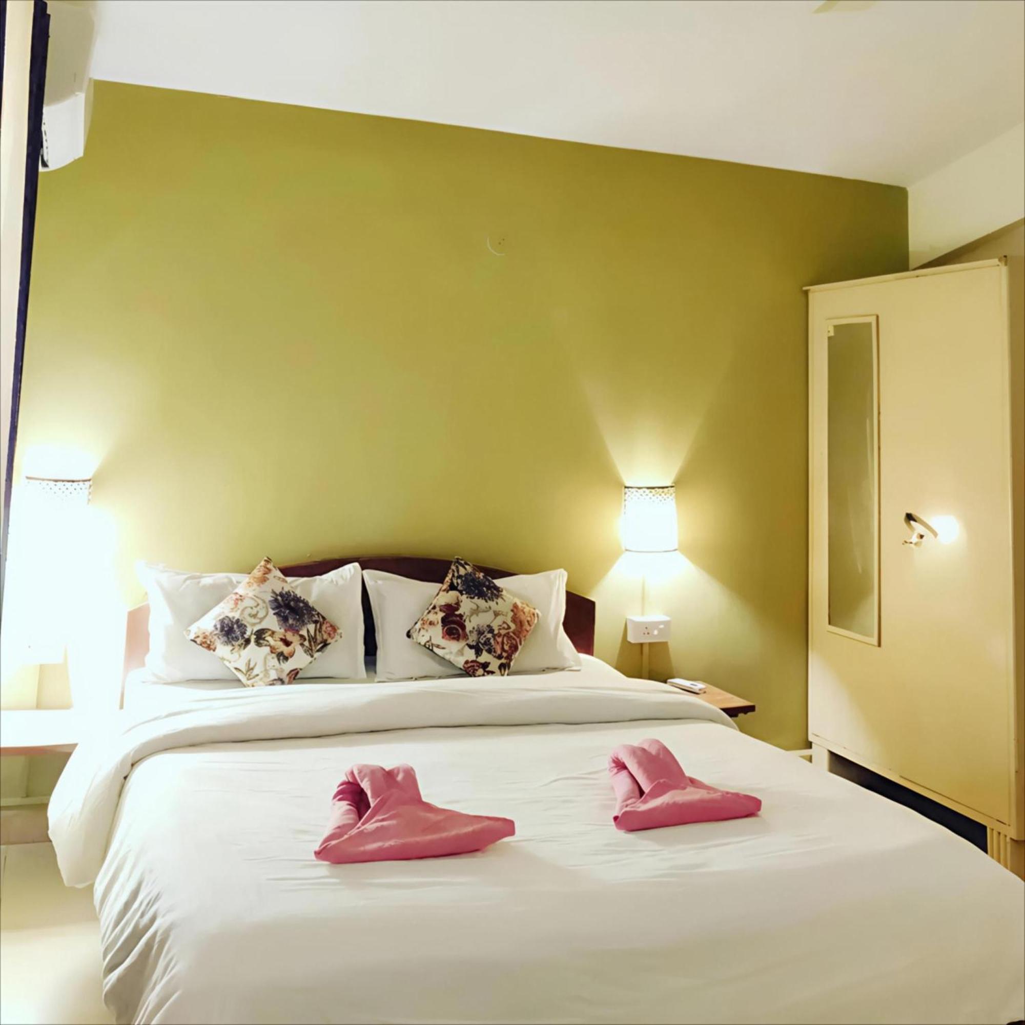 Ocean Walk Apartments 2Bhk Calangute Esterno foto